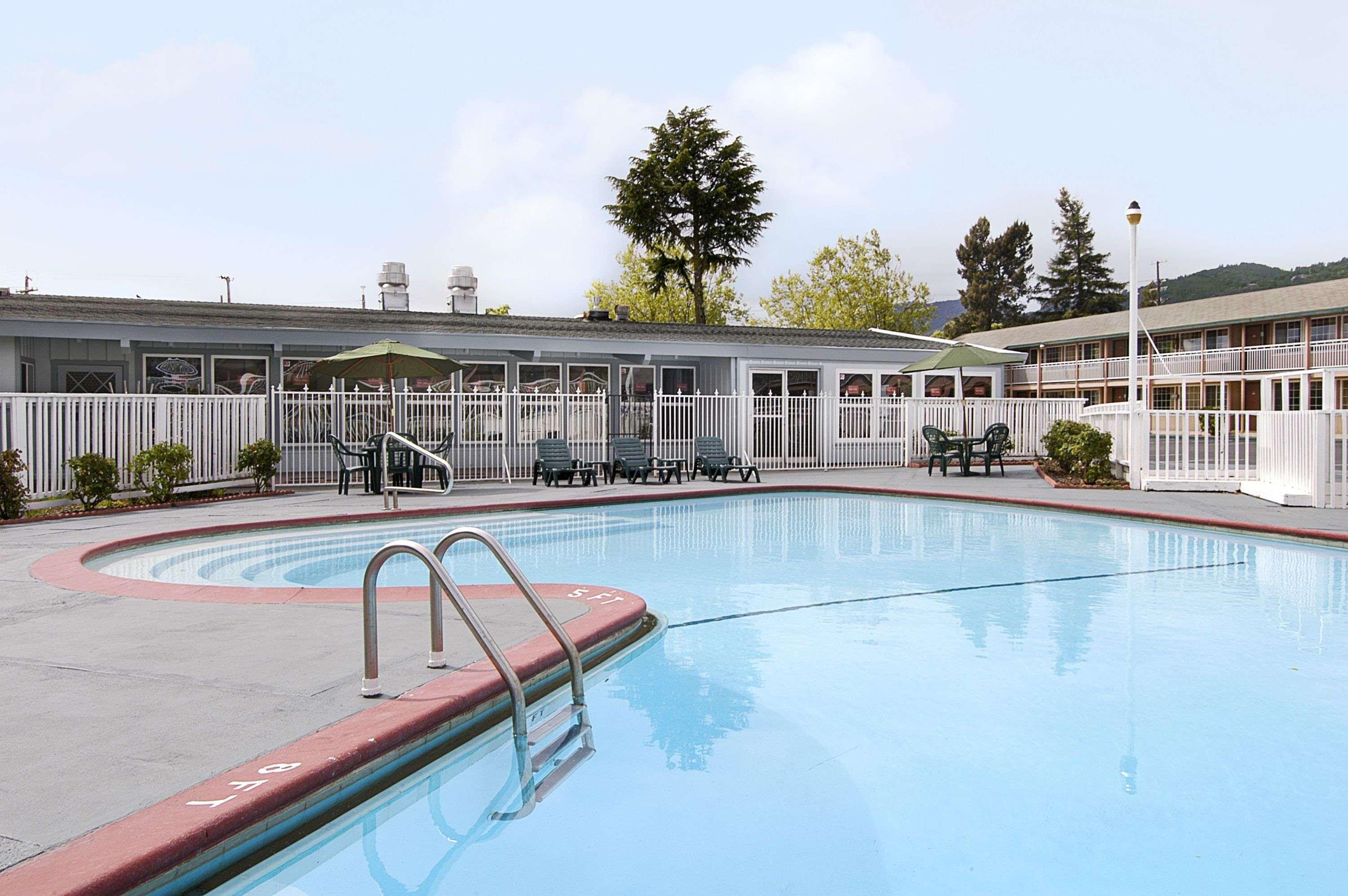 Days Inn By Wyndham Ukiah Exterior photo