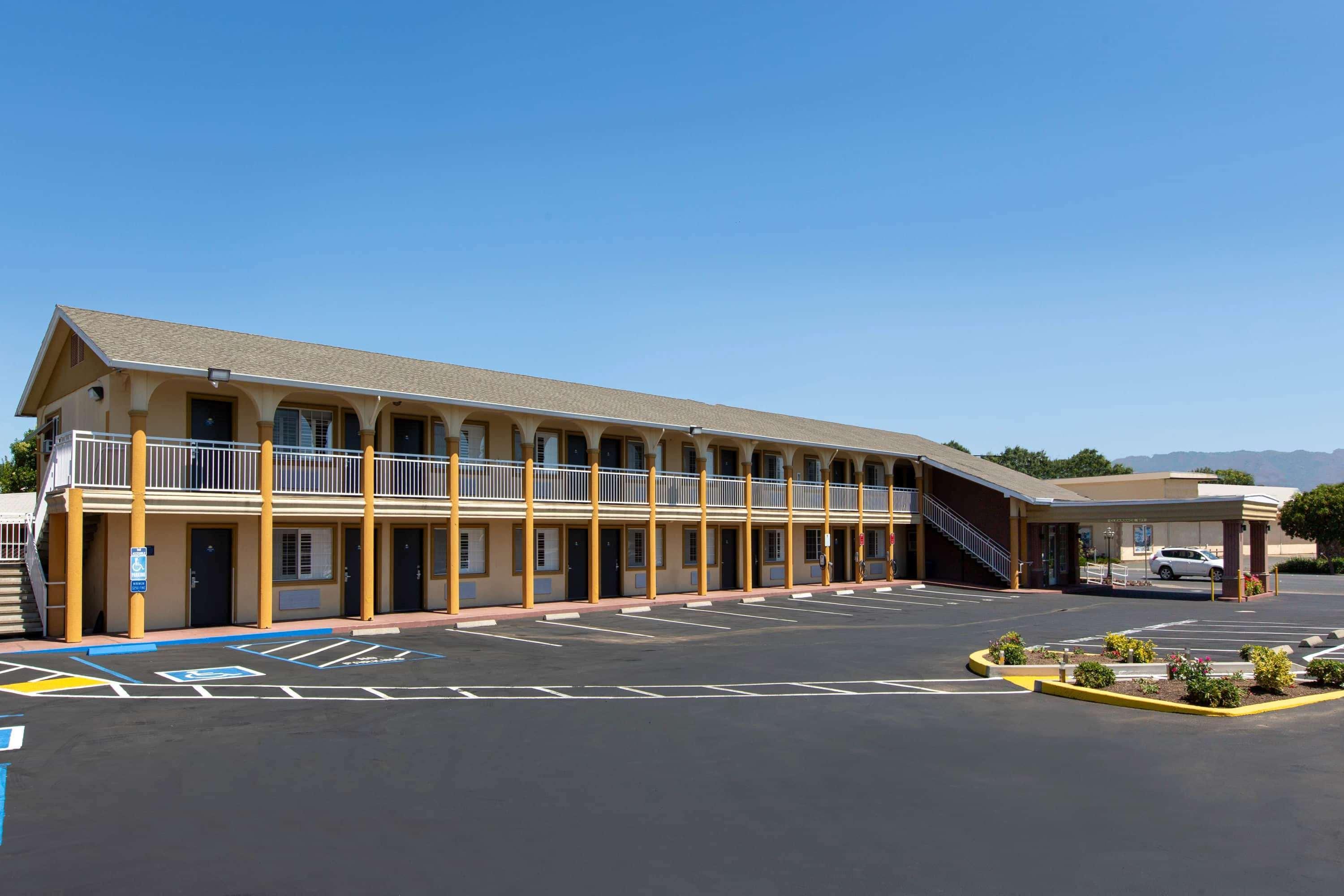 Days Inn By Wyndham Ukiah Exterior photo