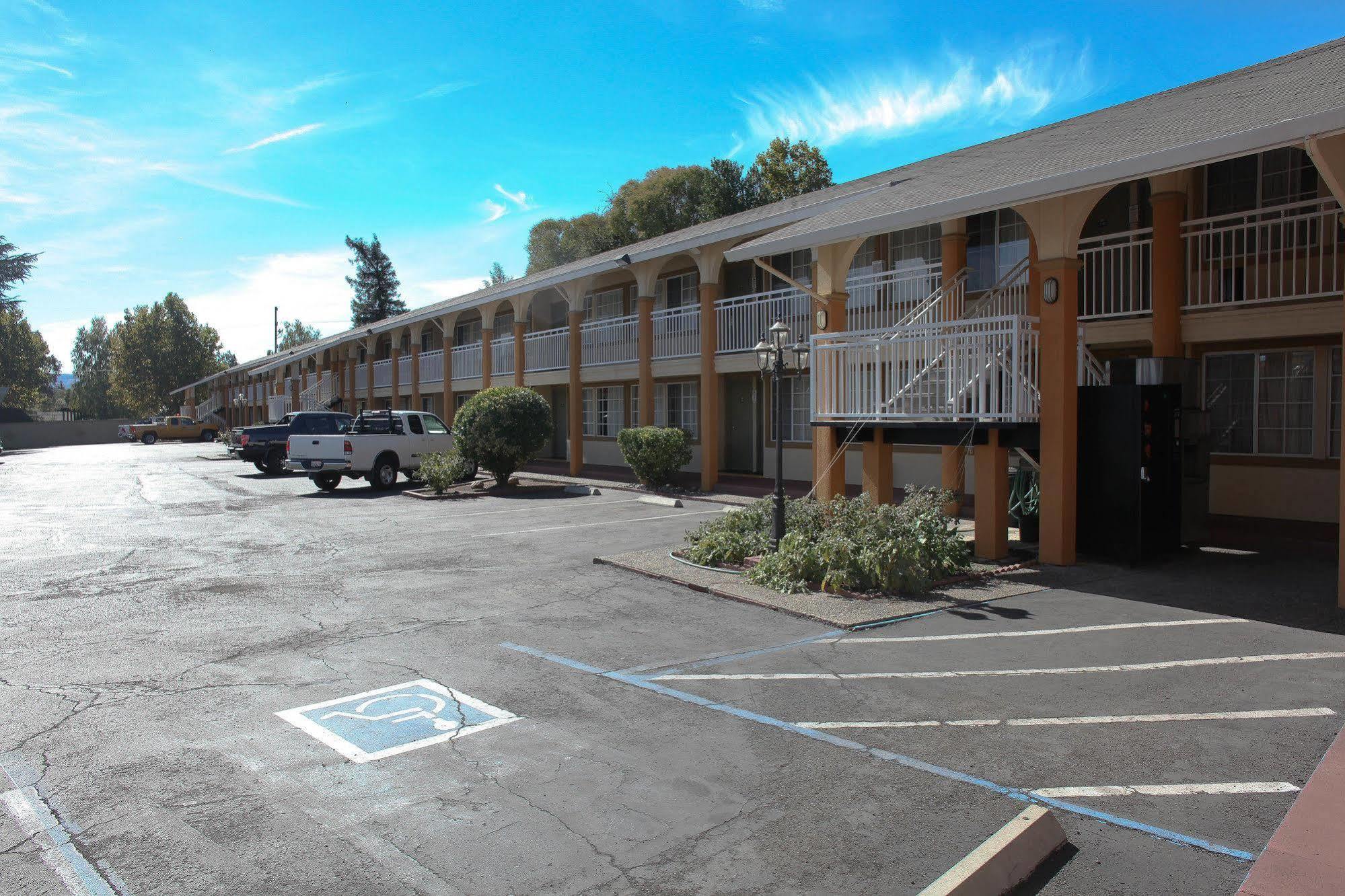 Days Inn By Wyndham Ukiah Exterior photo