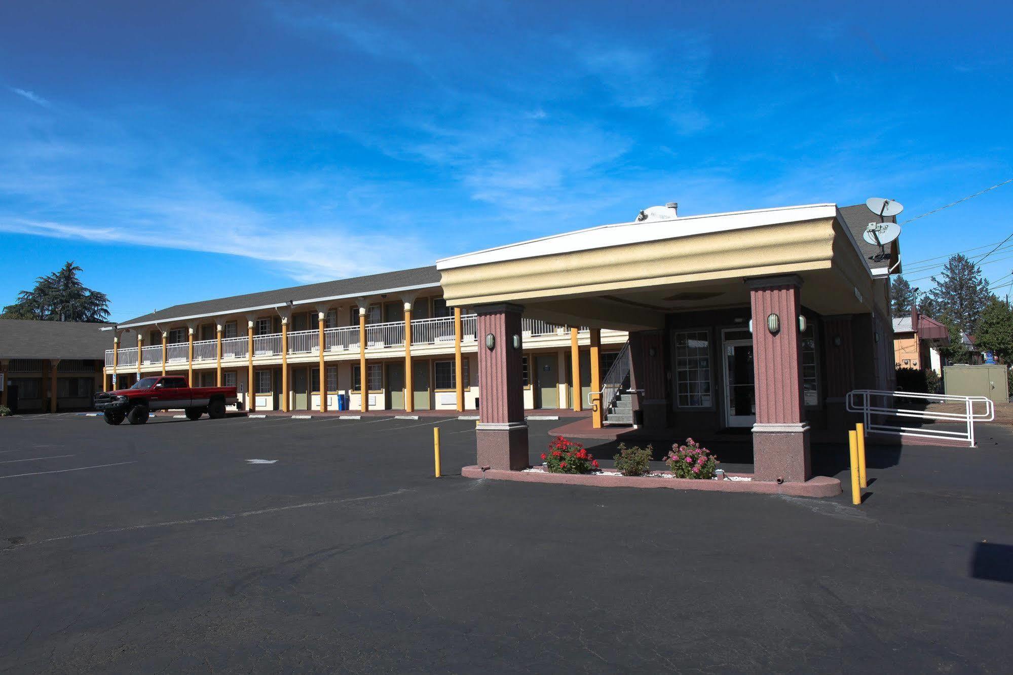 Days Inn By Wyndham Ukiah Exterior photo