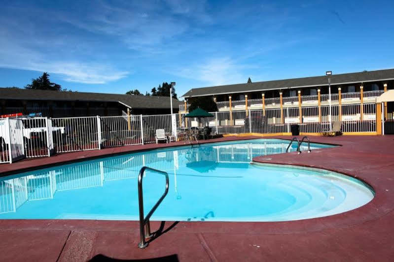 Days Inn By Wyndham Ukiah Exterior photo